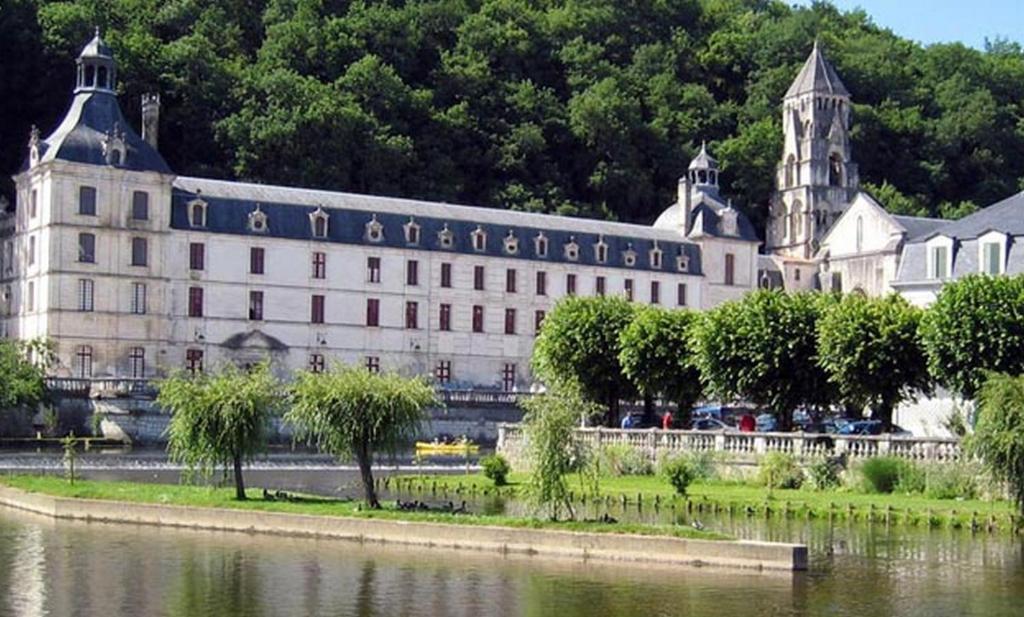 فندق La Gonterie-Boulouneixفي  L'Hermitage Des 4 Saisons المظهر الخارجي الصورة